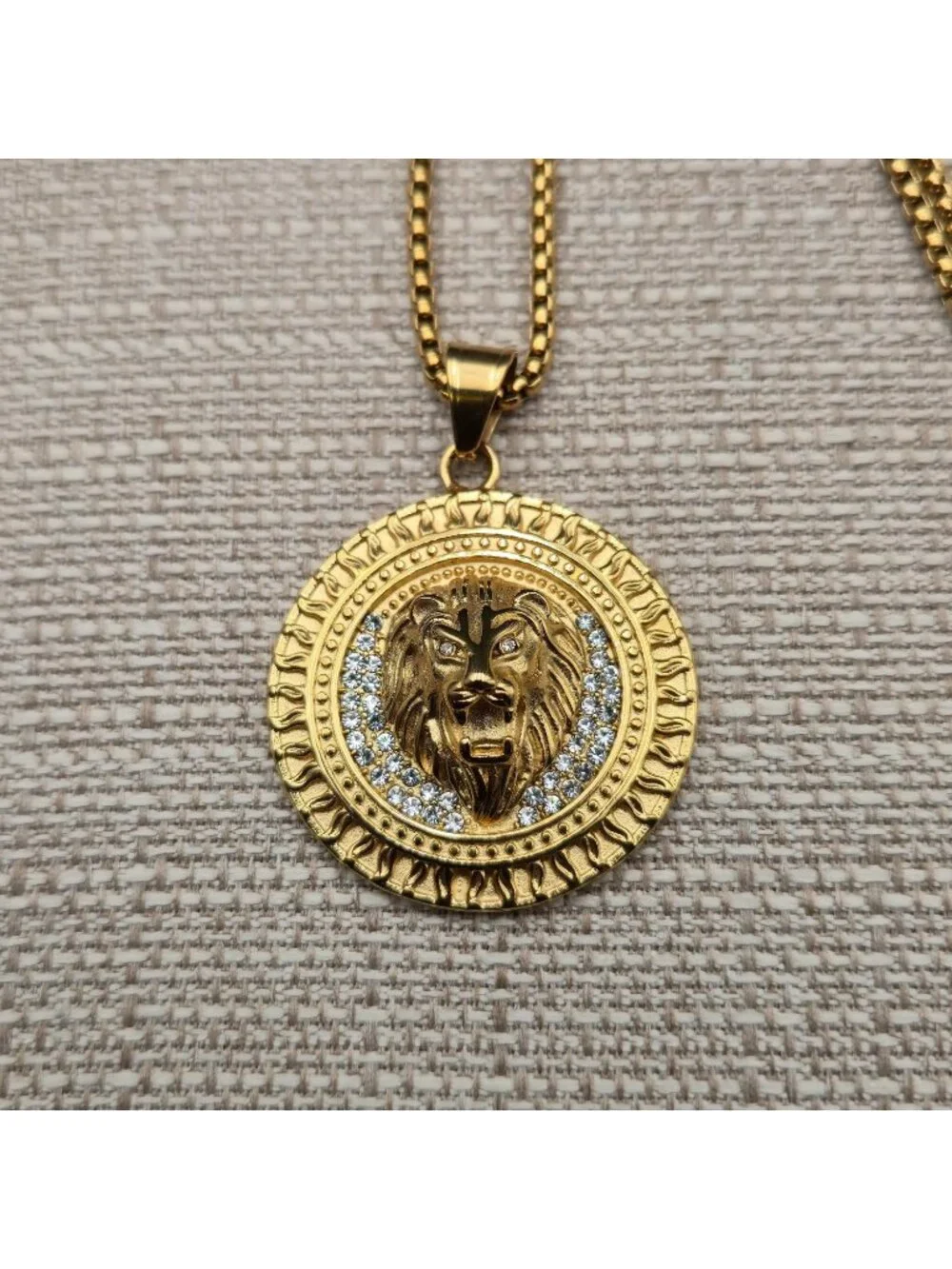 24 Inch Gold Lion Head Medallion Pendant Necklace with Iced Hip Hop Jewelry B154